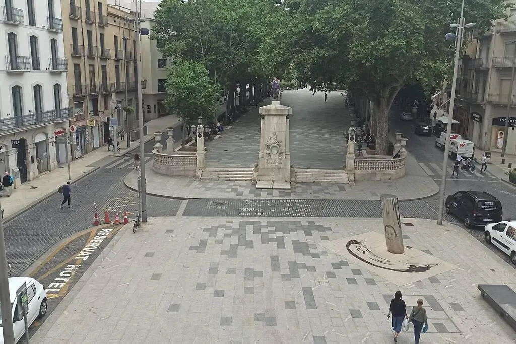 Piso Con Vistas A La Rambla De Figueres Apartment Figueres  0*, Figueres (Girona) Spain